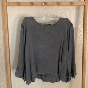Women’s blouse ruffle sleeve